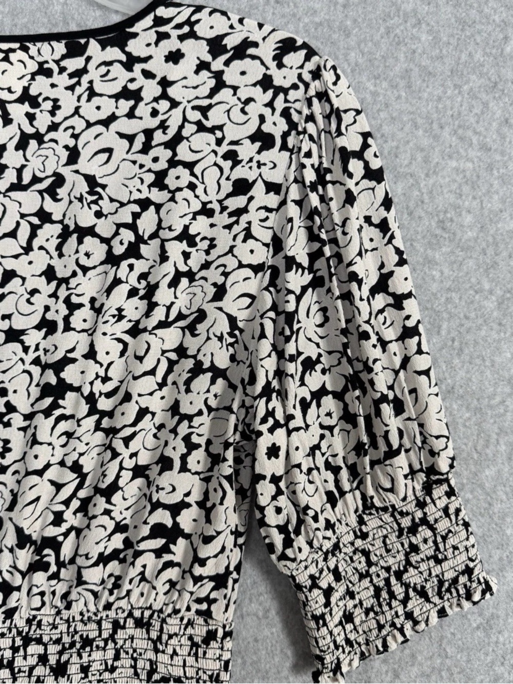 Tracy Reese x Anthropologie Floral Peplum Blouse Black Cream Smocked Waist Small - Picture 9 of 15